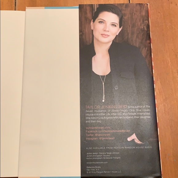 Book- Daisy Jones & The Six - Picture 4 of 5